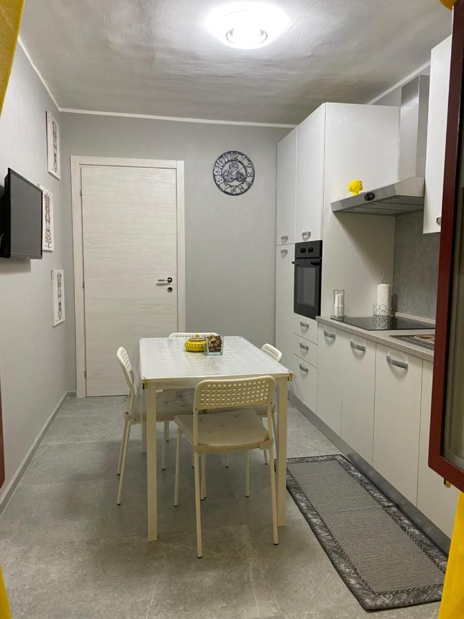 David Home Κατάνια Εξωτερικό φωτογραφία